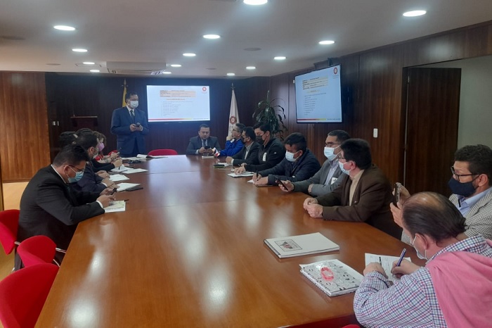 Mesa de trabajo realizada en la Contraloría de Bogotá  por compromisos del Colegio Rural Olarte Sede A, de Usme